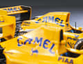 Alle Versionen der Lotus 101 und 102 glänzen mit ihren Besonderheiten. So zieht Tecnomodel Slicks wie Regenreifen auf.
