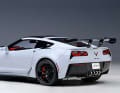 Diese Perspektive der Version in Ceramic Matrix Grey Metallic zeigt die hervorragenden Proportionen