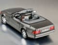 Das zeitlos-elegante Meisterwerk von Bruno Sacco, den Mercedes 500 SL von 1989, bringt Norev nun als sehr hochwertigen 1:18er