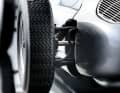 Wie gut Tecnomodel den Porsche-Monoposto 18fach verkleinert hat, zeigen das Cockpit und die Radaufhängungen