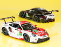 In fantastischem Finish baut Minimax für Porsche die beiden 911 RSR aus dem Le-Mans-Rennen von 2020 in der Baugröße 1:18 aus Resine nach