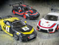 Den gelb-schwarzen Cayman baut Minichamps, für den 935er und den 911er zeichnet Spark Model im Maßstab 1:18 verantwortlich