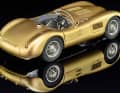 Sagenhaft und gülden schimmert das Techno-Classica-Sondermodell des Jaguar C-Type im Maßstab 1:18