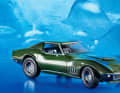 Der vorwiegend silberne Zierrat des Corvette-Coupés von Norev in 1:18 kontrastiert gut mit der dunklen Lackierung