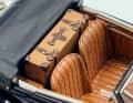 Feine Details sind EMC bei seinem neuen Mercedes-Benz mit dem Koffer hinter den Sitzen...