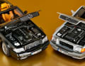 Den schwarzen Mercedes SL 500 von 1998 kann Norev in 1:18 dank cleverer Konstruktion dem silbernen Urmodell im Maßstab 1:18 folgen lassen