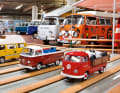 VW Bulli T6 von NZG, T3, T2 und T1 von Schuco in 1:18