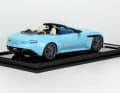 Der wohlproportionierte Miniatur-Volante in Frosted Glass Blue ist besonders eindrucksvoll und bekommt ein Interieur mit cremefarbenen Sitzen spendiert ] Foto: Motorhelix