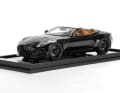 Jet Black mit einem hellbraunen Interieur steht dem 1:18-Volante auch nicht schlecht, zumal mit Speichenrädern, die ebenfalls in Schwarz lackiert sind ] Foto: Motorhelix