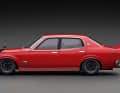 Front- und Heckspoiler sowie schwarze Minilite-Felgen betonen den sportlichen Bluebird-Auftritt