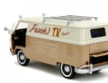 Das Die-Cast-Modell des VW T1 Lieferwagens hat bewegliche Türen und Motorhaube