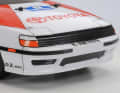 Die Polycarbonat-Karosserie des Toyota in 1:10 hat Tamiya fein geschnitten