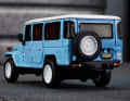 Schon ohne das Zubehör hinterlässt der Land Cruiser in 1:64 einen Respekt einflößenden Eindruck. Der FJ45 hatte den längsten lieferbaren Radstand dieser Generation. ] Foto: Hot Wheels