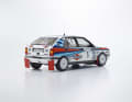 Die Spaltmaße der Karosserien ist trotz der beweglichen Türen, Motorhaube und Heckklappe perfekt ] Foto: Kyosho