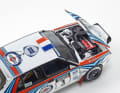 Mit bonsaiartiger Bravour widmen sich die Japaner auch den unterschiedlichen Motoren der drei Delta-Siegertypen in 1:18 ] Foto: Kyosho