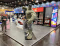 Starker Auftritt: Hulk auf dem gemeinsamen Stand von Majorette und Jada Toys ] Foto: Hell Sinki