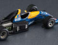 Die Motorhaube des Williams-Renault FW14 von Hasegawa zeigt unter der Heckhaube einen Motor aus Zinkdruckgussteilen ] Foto: Werk