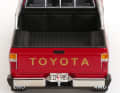 Als zweite Farbe für die Serienversion des Hilux hat sich KK-Scale bei seinem 1:18-Modell für Rotmetallic entschieden ] Foto: KK-Scale