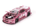 Wie fast alle Kaido-House-Modelle von Mini GT hat der Nissan eine bewegliche Motorhaube