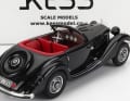 Der offene Mercedes 320N von Kess trägt Schwarz zu rotem Interieur