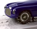 Von wegen aufgedruckt: Tron hat die 1:43-Schneeketten bei seiner Neuheit filigran aus Fotoätzteilen geformt! Echt klasse! ] Foto: Autopioneer