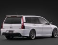 Die weiße Version des sportlichen Lancer-Kombis in 1:18 zeigt im Heck einen großen Spoiler, der beim Wagon MR Serie war ] Foto: Ignition Model