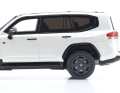 Die Seitenansicht des Toyota Land Cruiser 300 GR Sport unterstreicht die kantige Linie des Viertürers
