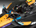 Auf diesem Bild ist die Cockpit-Gestaltung des Champs von 2025 zu sehen. Für die Fahrerversionen von Lando Norris und Oscar Piastri gibt es passende Sticker und Decals ] Foto: Revell