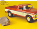 Die Zweifarbenlackierung des Pick-ups putzt den Oldtimer von Ford als 1:18er von Maisto mächtig heraus