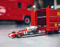 Hecktüren und Aufzug am 1:18- Rolfo funktionieren, und auch im Interieur hat CMR viele Details originalgetreu realisiert