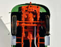 An der Detaillierung des Lkw- Chassis hat Schuco in 1:18 nicht gespart.