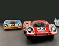 Neben dem Le-Mans- Gesamtsieger von 1970 kommen eine „Gulf“- Version und ein Porsche 917 KH im „Martini“-Look
