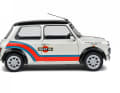 Die Seitenlinie zeigt, wie perfekt Weiß und "Martini" dem Mini stehen
