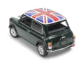 Zur Verfeinerung des Detaillierung gibt es Decals, wie zum Beispiel den "Union Jack" als Verzierung für das Dach des Mini Cooper 1.3i ] Foto: Tamiya