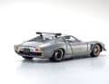 Die Rückansicht des Kyosho-Miura in 1:12 zeigt die gelungenen Proportionen und den riesigen Heckflügel