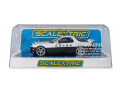 Wie alle Scalextric-Renner parkt auch der Mazda-Streifenwagen der Engländer in einer praktischen Klappbox mit transparentem Deckel. ] Foto: Scalextric