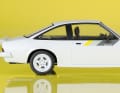 Der Opel Manta B, hier der weiße "400" setzt sich sportlich in Szene