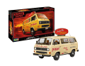 Revell hat sich besonders viel Mühe gegeben, seinen VW T3 auf den Pizza-Bulli von Argyle aus der Netflix-Serie "Stranger Things" umzumodeln ] Foto: Werk