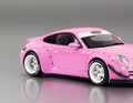 Pretty in Pink: Auf Ixo- Basis entstand dieser maßgeschneiderte RWB-Porsche in 1:43 sowie 1:18