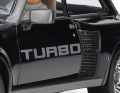 Wegen seines Mittelmotors hatte der Renault R 5 Turbo in den hinteren Kotflügel große Kühllufteinlässe als Besonderheit ] Foto: Werk