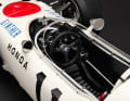 Für 28.995 Dollar darf der solvente Käufer beim F1-Boliden in Ivoryweiß auch ein paar gelungene Details erwarten ] Foto: Honda