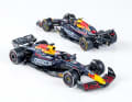 Das Formel1-Starterfeld in 1:64 besteht zunächst aus dem Weltmeisterauto McLaren MCL39 und dem Red Bull RB21