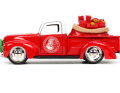 Santa Claus reist mit viel Gepäck zu den Schornsteinen. Deshalb hat sein `41 Ford Pick-up einen fetten Sack auf der Ladefläche. Foto: Werk
