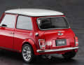 Diese neue Kit-Variante des Mini Cooper von Hasegawa rollt originalgetreu auf den Minilite-Felgen und hat auch die richtigen Kotflügelverbreiterungen ] Foto: Werk
