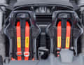 Es gibt Finessen, die machen den Unterschied zwischen gut und hervorragend. Die Mehrpunktgurte des McLaren Senna von Autoart gehören dazu. ] Foto: Autoart
