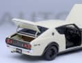 Wenn ein 1:18-Modell so in die Finessen geht, wie der neue GT-R-Klassiker von Autoart, dann solten die Türen und Hauben selbstverständlich beweglich umgesetzt sein ] Foto: Werk