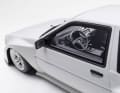 Die Präzision des Resinemodells von Kyosho in 1:18 ist auch an ihren trefflichen Interieurs sichtbar ] Foto: Kyosho