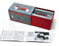 Mit zwei Fiat-Rennwagen im Retro-Look bis in die Box hinein startet O"cina 942 seine neue 1:43-Serie von Die-Cast-Modellen