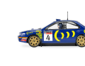 Der Impreza in 1:32 hat tolle Pilotenfiguren und einen Überrollkäfig