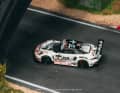 Für die Porsche-Fans hält Tarmac im Hot-Wheels-Maßstab den Porsche 911 (992) GT3 R Nummer 13, 1000 km Suzuka 2025 ab Juni parat ] Foto: Tarmac